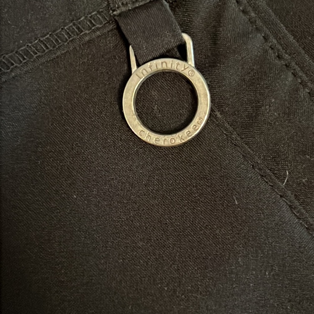 Cherokee Infinity Scrub Top - Picture 5 of 7